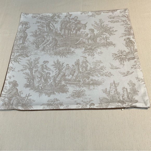 Custom Accent Pillow 22.5” X 21.5” - Picture 1 of 3